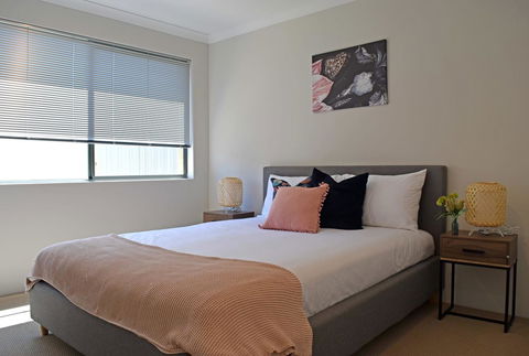 The Kingsleyâ€™s Place â€“ Piara Waters - Accommodation NSW 5