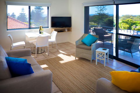 Cottesloe Marine Apartment - Executive Escapes - Accommodation NSW 4