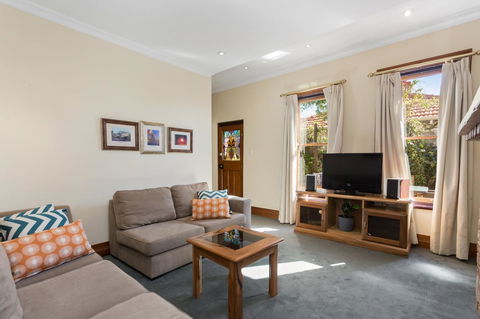 100 On South Callan Apartments - Accommodation NSW 2