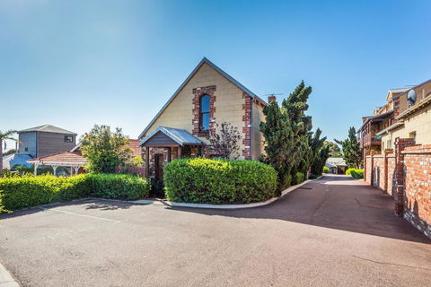 100 On South Callan Apartments - Accommodation NSW 21