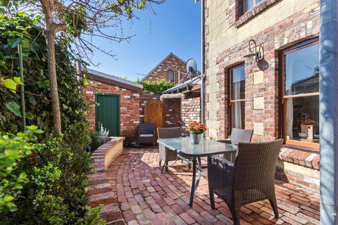 100 On South Callan Apartments - Accommodation NSW 17