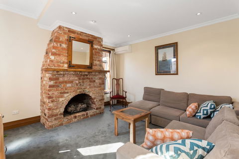 100 On South Callan Apartments - Accommodation NSW 1
