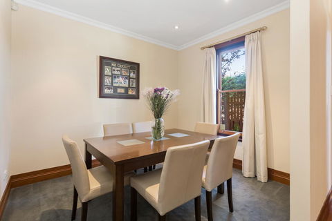 100 On South Callan Apartments - Accommodation NSW 10