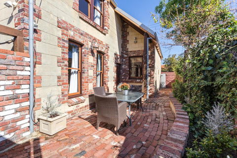 100 On South Callan Apartments - Accommodation NSW 24