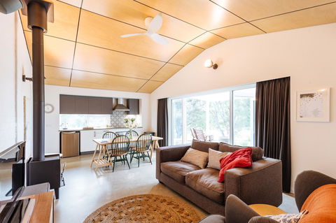 Stablebase - Accommodation NSW 5