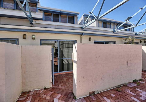 Life's A Beach! Fremantle - Accommodation NSW 21