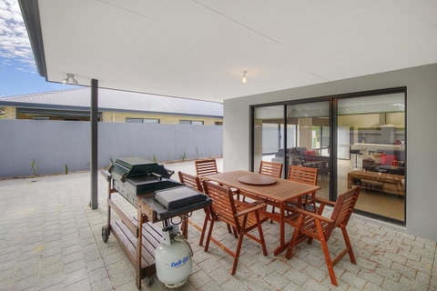 Ocean Walk Abbey Beach - Accommodation NSW 5