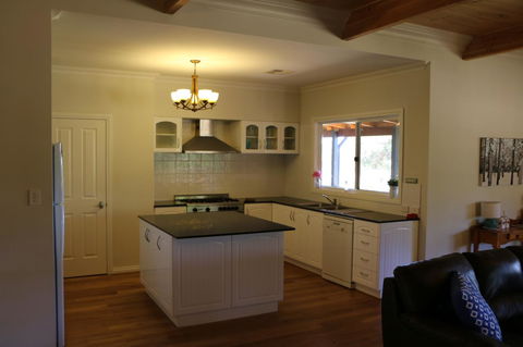 Burton Farmhouse - Accommodation NSW 1