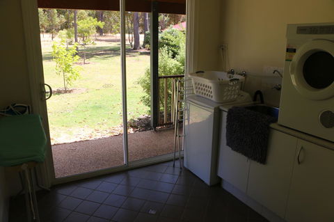 Burton Farmhouse - Accommodation NSW 2