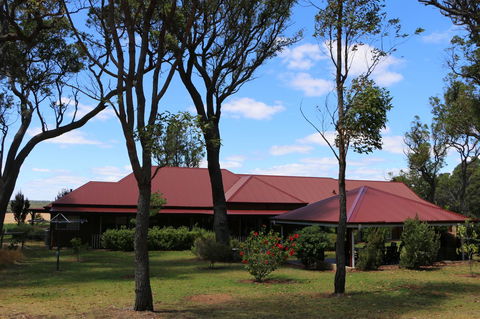 Burton Farmhouse - Accommodation NSW 3