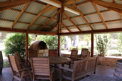 Burton Farmhouse - Accommodation NSW 5