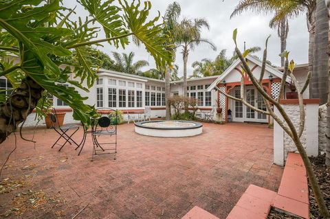 Elliot House - Accommodation NSW 15