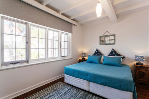 Elliot House - Accommodation NSW 9