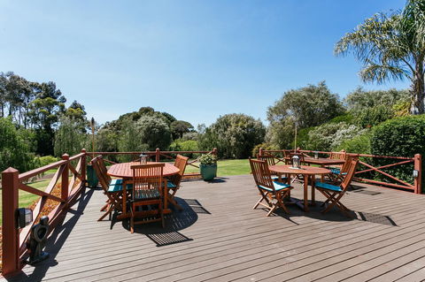 Elliot House - Accommodation NSW 2
