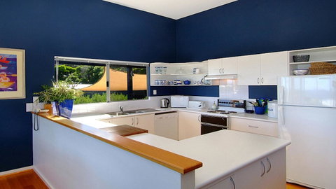 Tru Blu - Enjoy Sweeping 180 Degree Views Of Gracetown In This Modern Family Beach House - Accommodation NSW 9