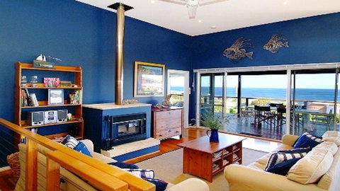 Tru Blu - Enjoy Sweeping 180 Degree Views Of Gracetown In This Modern Family Beach House - Accommodation NSW 5