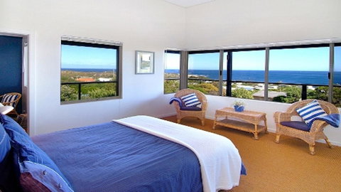Tru Blu - Enjoy Sweeping 180 Degree Views Of Gracetown In This Modern Family Beach House - Accommodation NSW 3