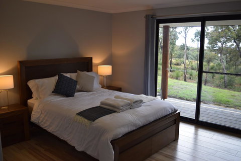 Eagle Bay House - Accommodation NSW 4