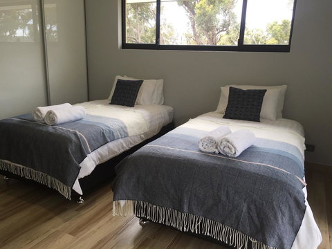 Eagle Bay House - Accommodation NSW 2