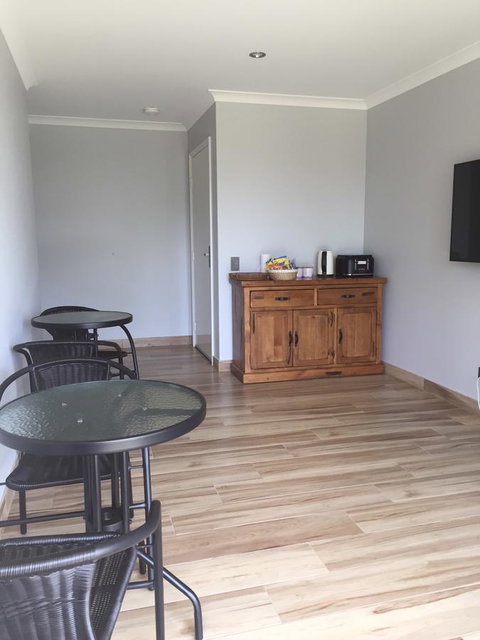 Eagle Bay House - Accommodation NSW 11