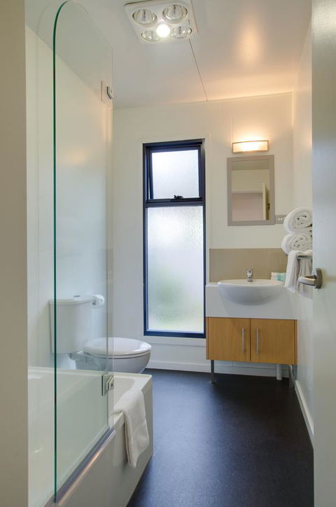 Swansea Beach Chalets - Accommodation NSW 9