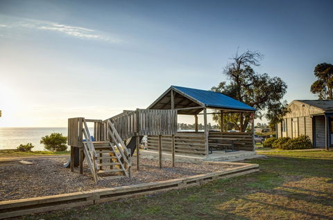 Swansea Beach Chalets - Accommodation NSW 37
