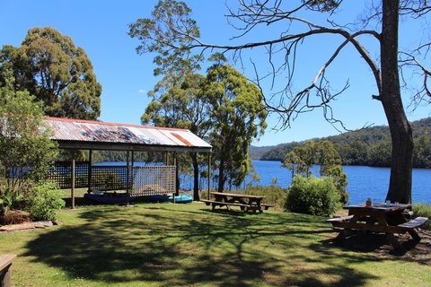 Tullah Lakeside Lodge - Accommodation NSW 6