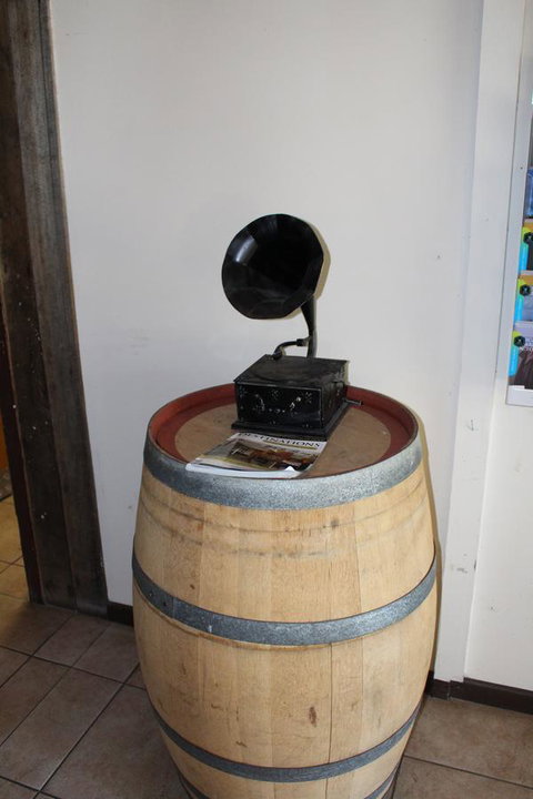 Tullah Lakeside Lodge - Accommodation NSW 13