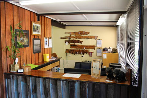 Tullah Lakeside Lodge - Accommodation NSW 23