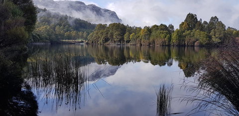 Tullah Lakeside Lodge - Accommodation NSW 1