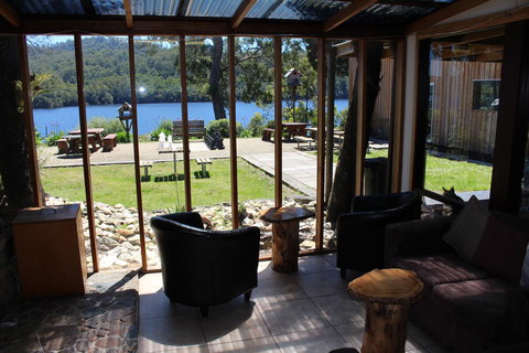 Tullah Lakeside Lodge - Accommodation NSW 28