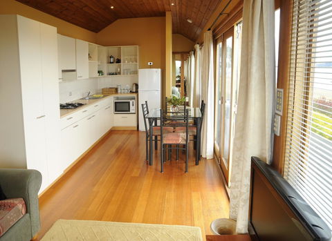 The Boat Shed - Accommodation NSW 7