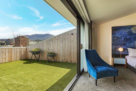 MACq 01 Hotel - Accommodation NSW 6