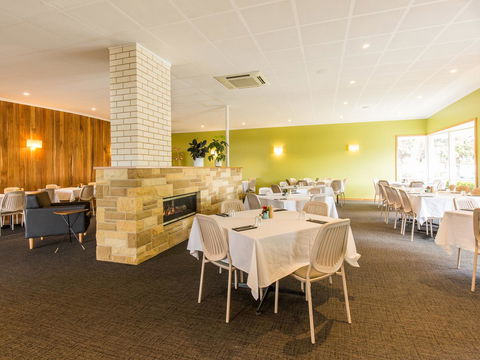 Riverfront Motel & Villas - Accommodation NSW 24