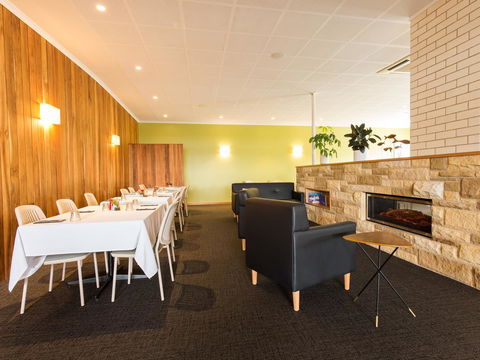 Riverfront Motel & Villas - Accommodation NSW 14
