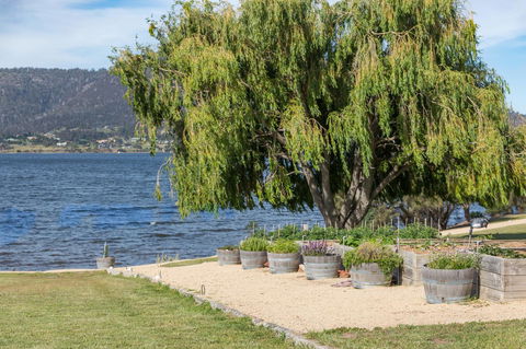 Riverfront Motel & Villas - Accommodation NSW 23