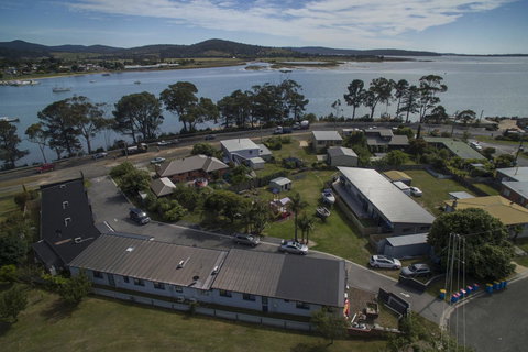 Georges Bay Apartments - Accommodation NSW 25
