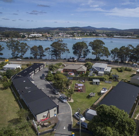 Georges Bay Apartments - Accommodation NSW 28