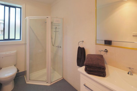 Georges Bay Apartments - Accommodation NSW 32