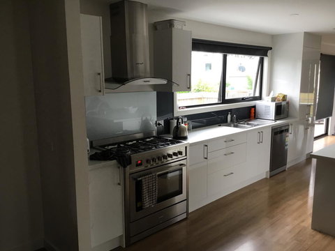 Georges Bay Apartments - Accommodation NSW 13