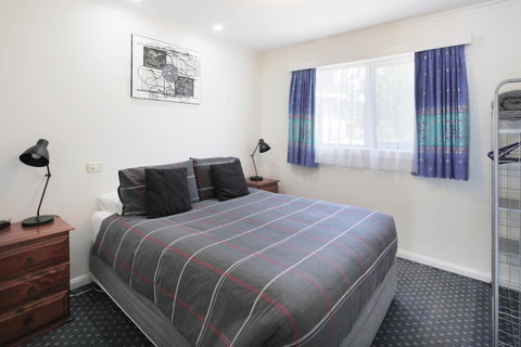 Georges Bay Apartments - Accommodation NSW 37