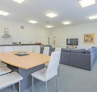 4 Bedroom House - Hobart CBD - Free Parking - Accommodation NSW
