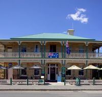 The Richmond Arms Hotel - Accommodation NSW