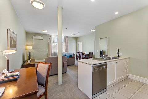 Launceston Central Apartment Hotel Official - Accommodation NSW 15