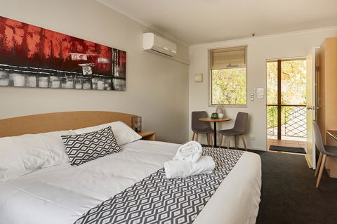 Elphin Serviced Apartments - Accommodation NSW 22