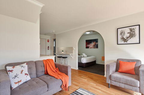 Elphin Serviced Apartments - Accommodation NSW 11