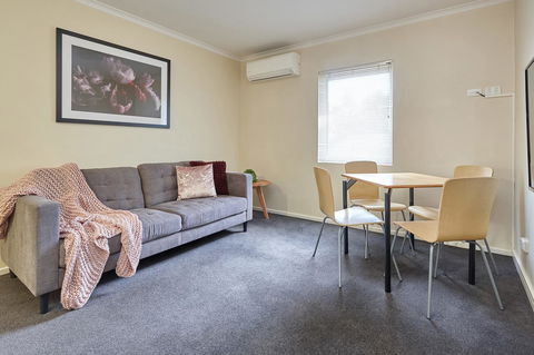 Elphin Serviced Apartments - Accommodation NSW 7