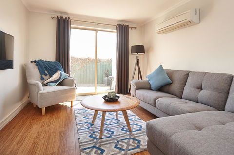 Elphin Serviced Apartments - Accommodation NSW 13