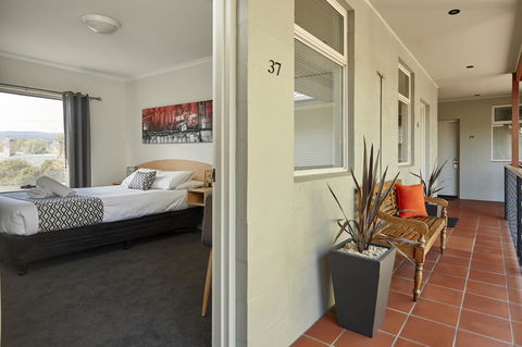 Elphin Serviced Apartments - Accommodation NSW 35