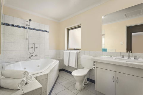 Elphin Serviced Apartments - Accommodation NSW 37